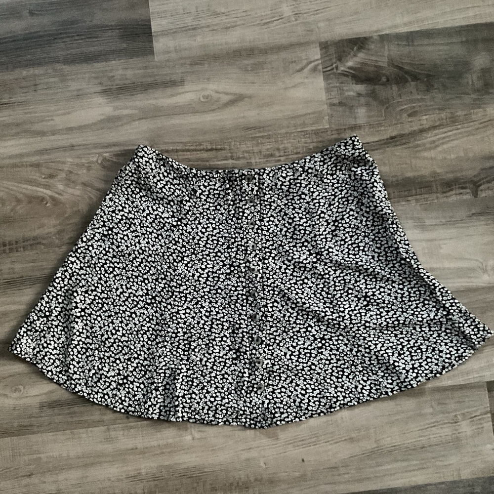 American Eagle Blue & White Floral Mini Skirt Button Down Front Zip & Clasp Back